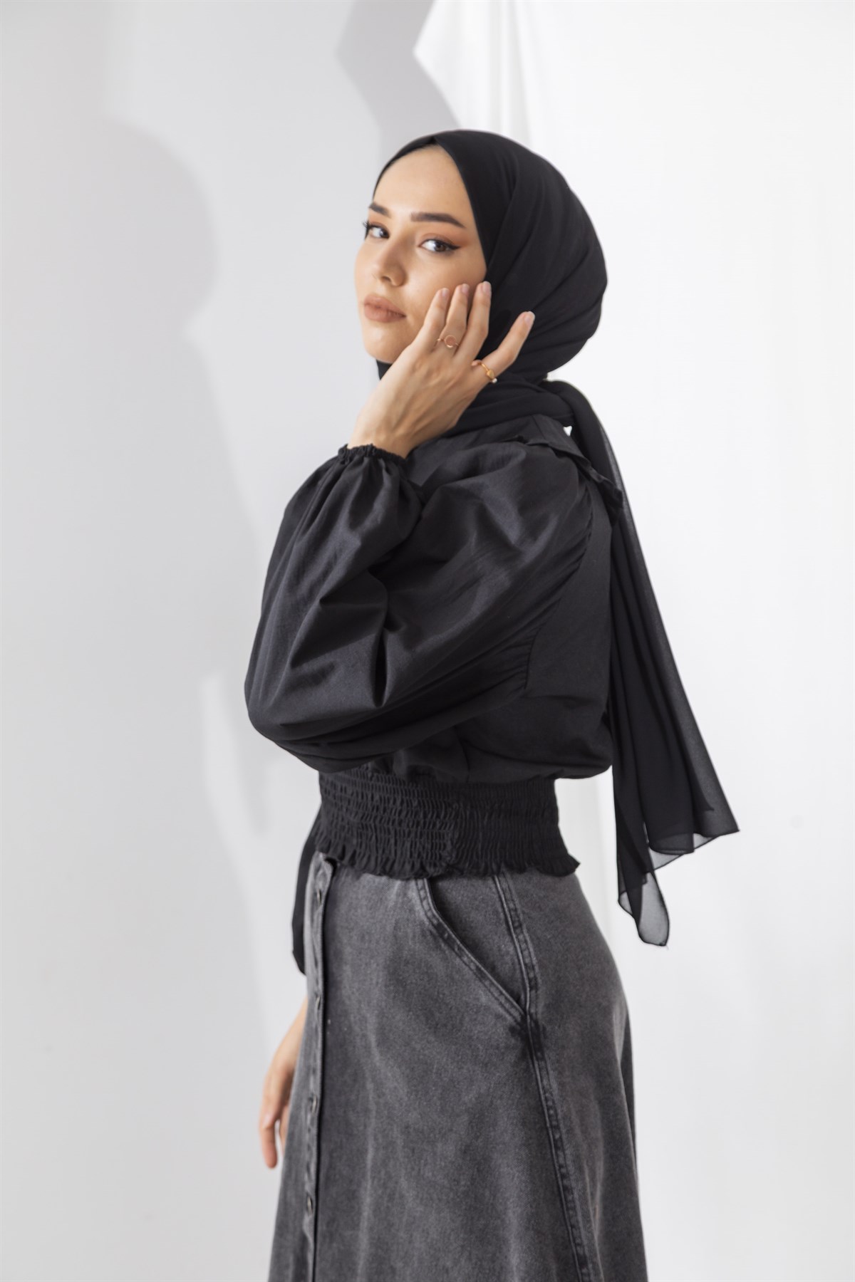Nina Bebe Yakalı Siyah Bluz