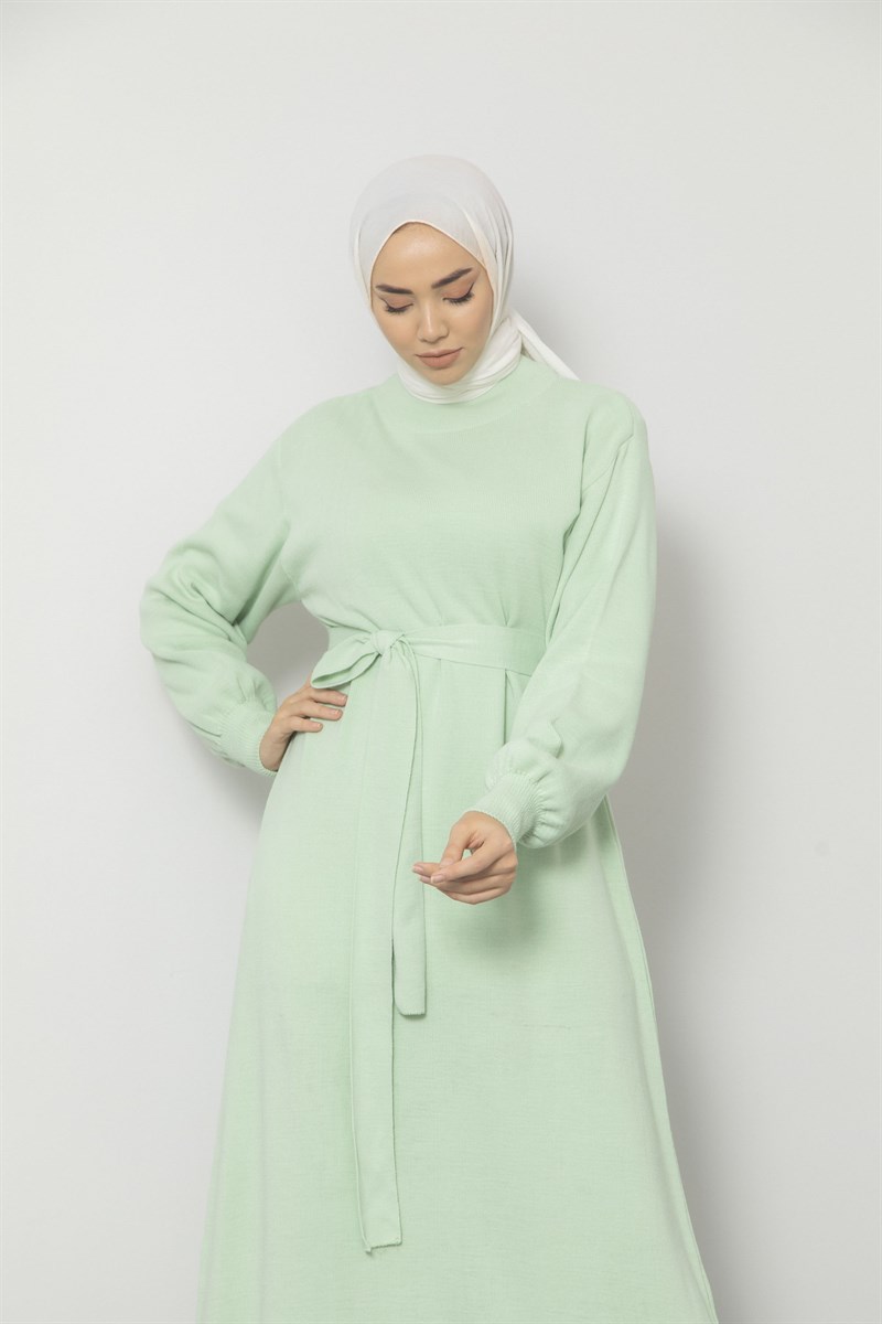 Oversize Seyyar Kemerli Fıstık Yeşili Triko Elbise